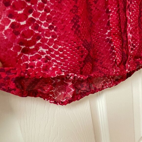 a.n.a. Women's L - Lightweight top - half sleeves - Great over a white tank! - Picture 4 of 11